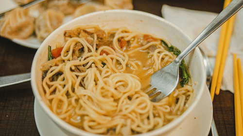 Noodles in a flavourful vegetable broth