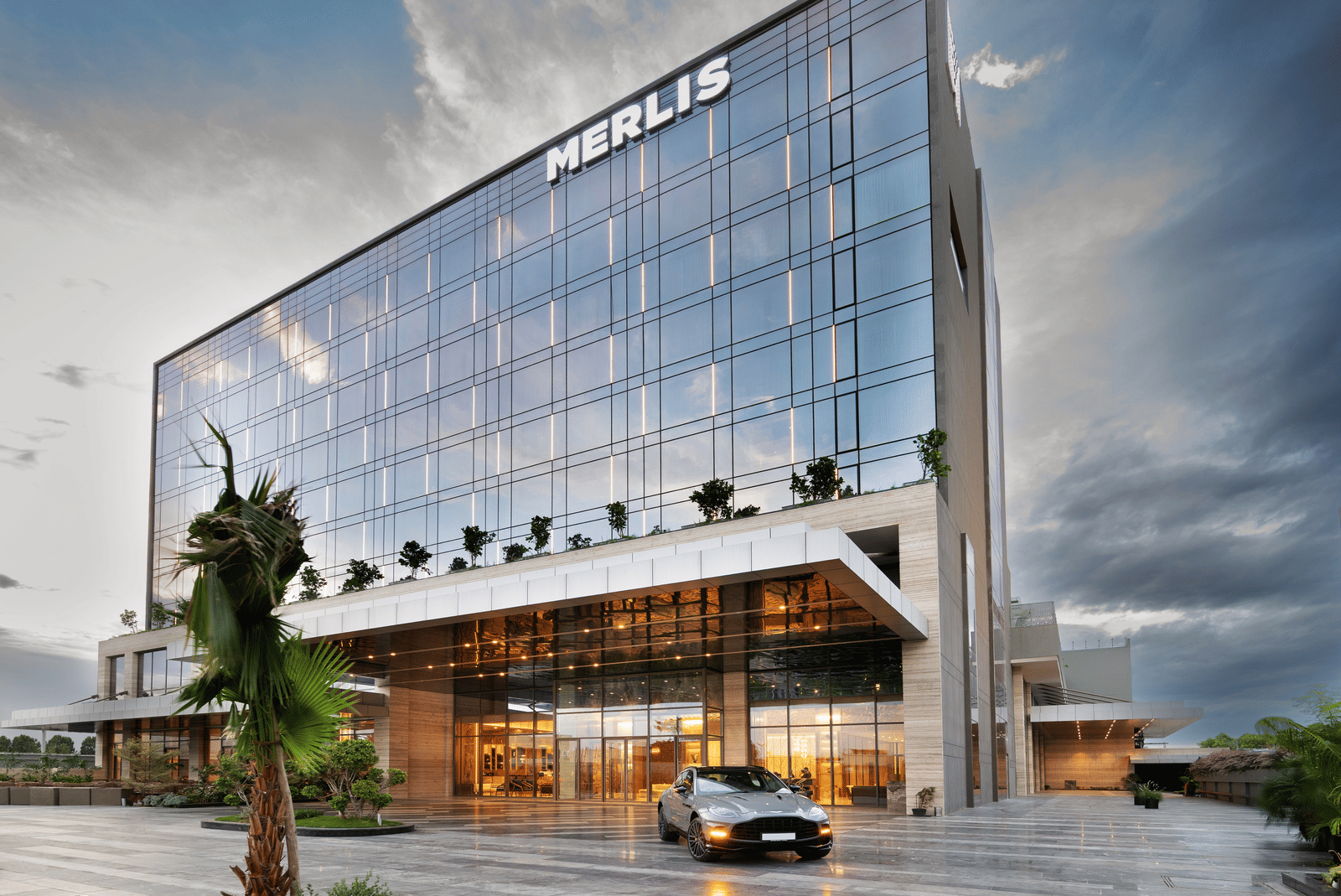 Hotels with Swimming Pool in Coimbatore | Merlis Hotel, Coimbatore