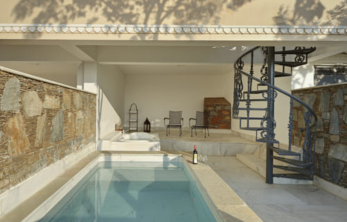 Plunge Pool Suite with Jacuzzi at Fateh Safari Suites