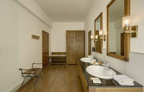 Plunge Pool Suite with Jacuzzi at Fateh Safari Suites