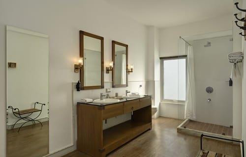 Plunge Pool Suite with Jacuzzi at Fateh Safari Suites