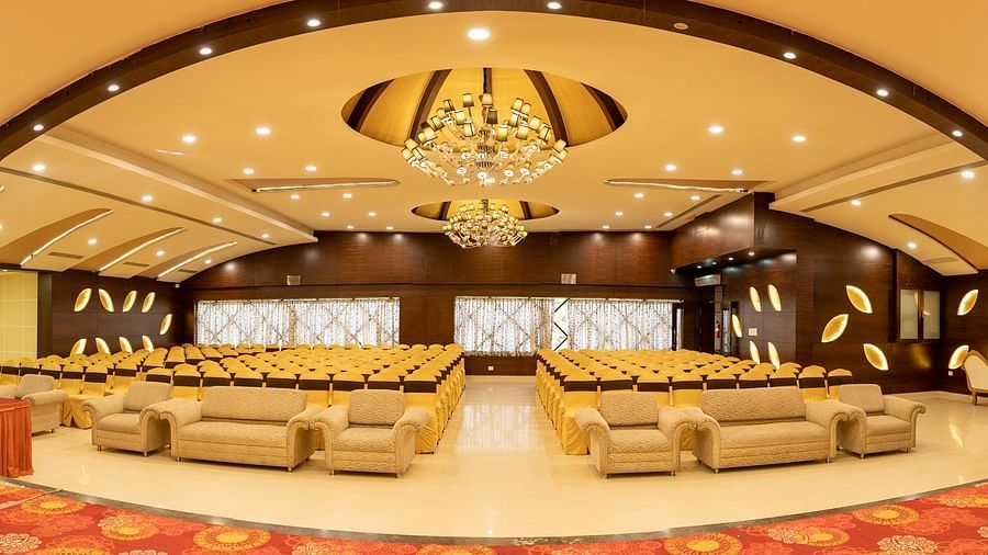 Seating arrangements inside a banquet hall - Hotel Pai Vista, KR Road