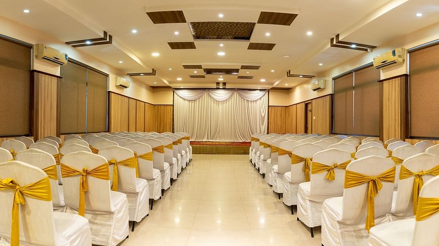 Seating arrangements inside a banquet hall - Hotel Pai Vista, KR Road