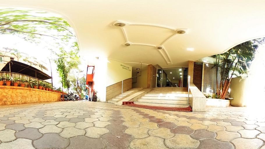 Entrance 360