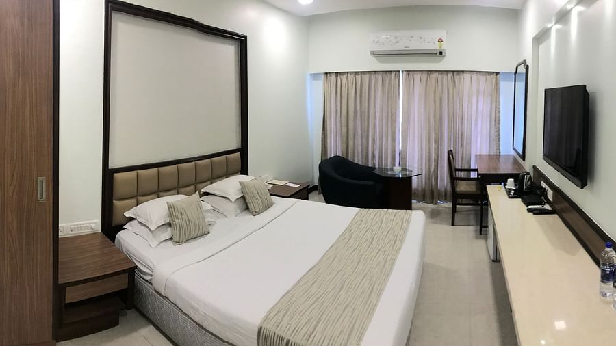 Deluxe Rooms Hotel Kohinoor Park Prabhadevi Mumbai 7
