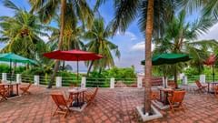 closer view of dining area