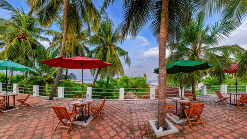 closer view of dining area