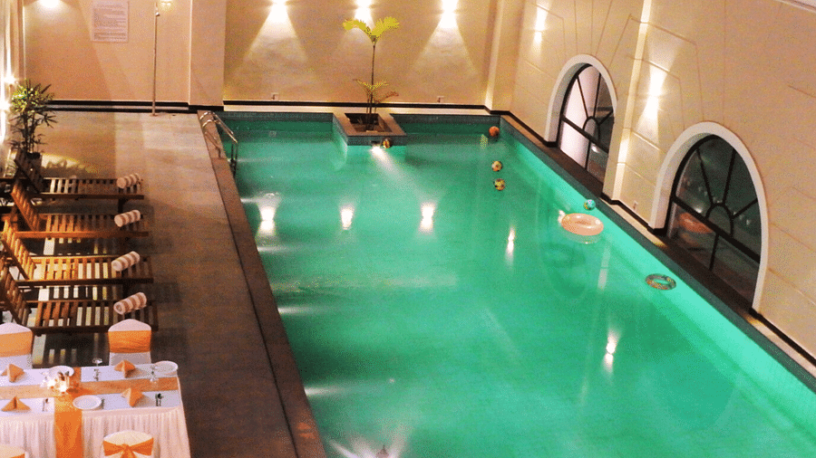 indoor swimming pool - Hotel Polo Towers, Agartala