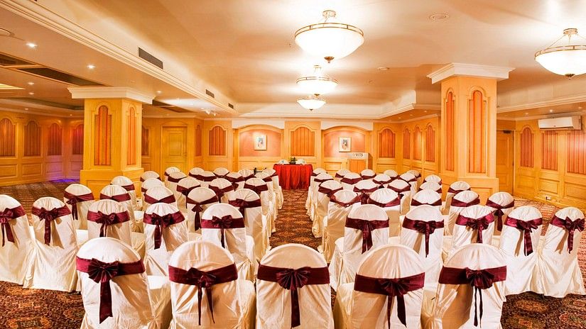 Hotel wedding venues with large banquet hall