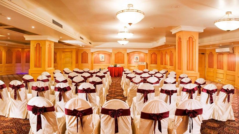 Hotel wedding venues with large banquet hall