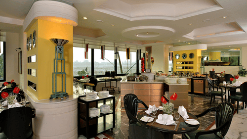 The Bayview - All Day Dining- 24 hour Coffee Shop, Hotel Marine Plaza Mumbai 2