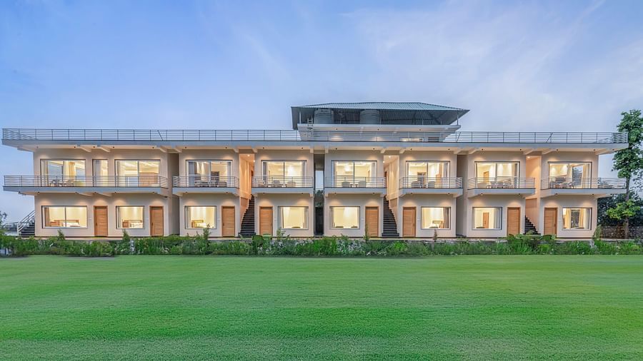 exterior facade of Corbett Four Seasons, Ramnagar