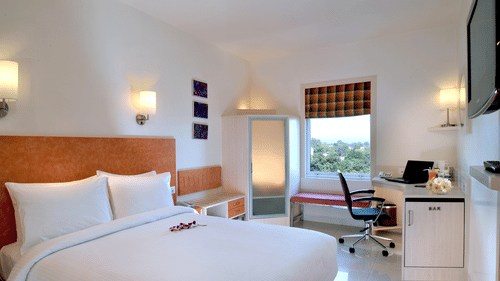 Superior Rooms Hometel Chandigarh 2, rooms in chandigarh