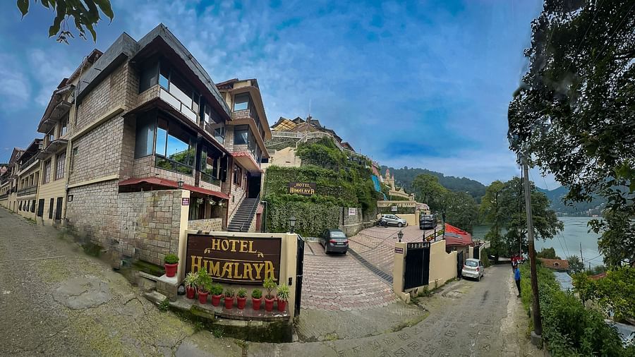 himalaya hotel facade (2)