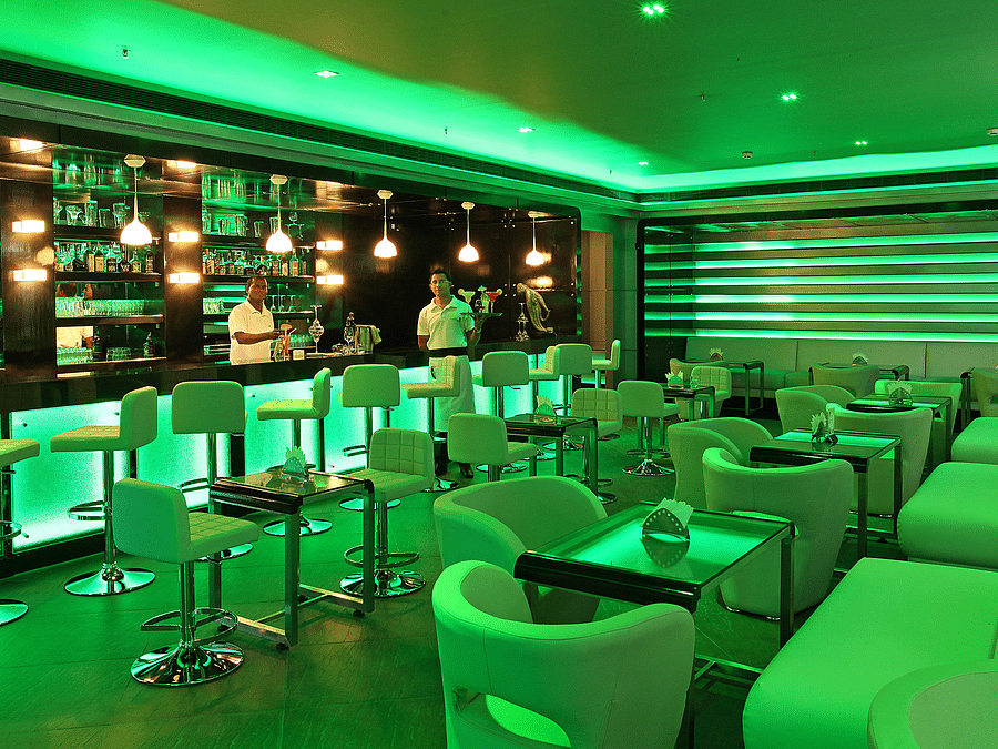 Blue Pearl bar 1