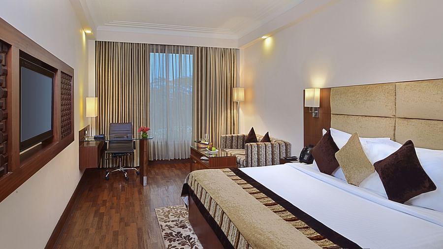 Rooms at The Bristol Hotel Gurgaon, Rooms in Gurgaon 111