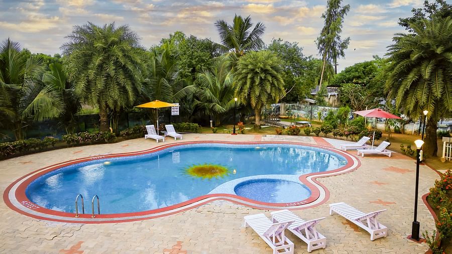 the view of the pool at MGM Vailankanni