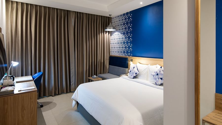Deluxe Double Room at Hometel Alambagh, Lucknow 1