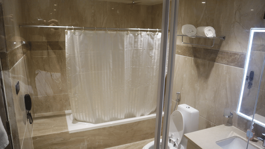 Luxury Suite bathroom