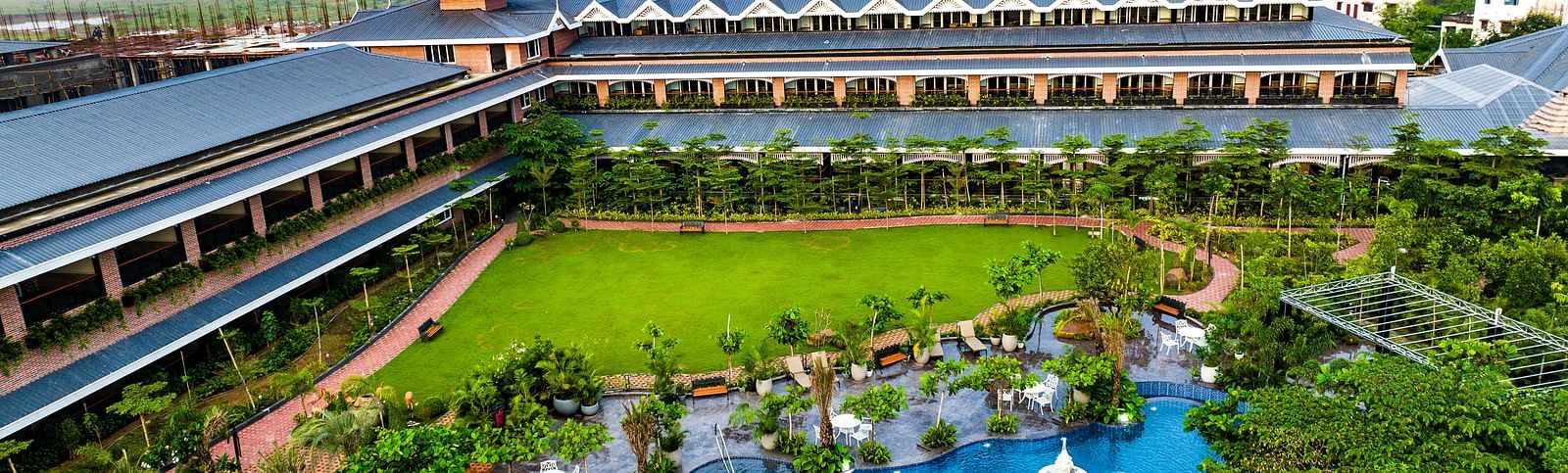 Hotel Facade -  Mayfair Oasis Resort & Convention