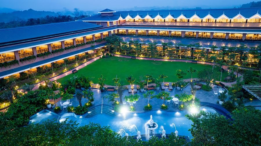 Swimming Pool at Mayfair Oasis Resort & Convention, Jharsuguda 4