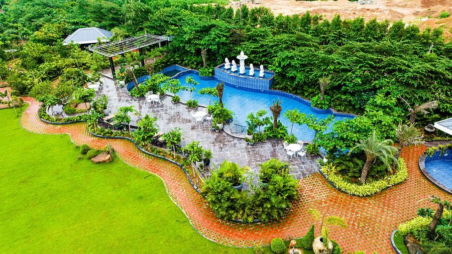 Swimming Pool at Mayfair Oasis Resort & Convention, Jharsuguda 5