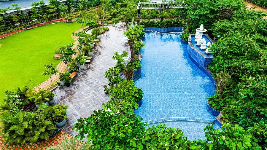 Swimming Pool at Mayfair Oasis Resort & Convention, Jharsuguda 6