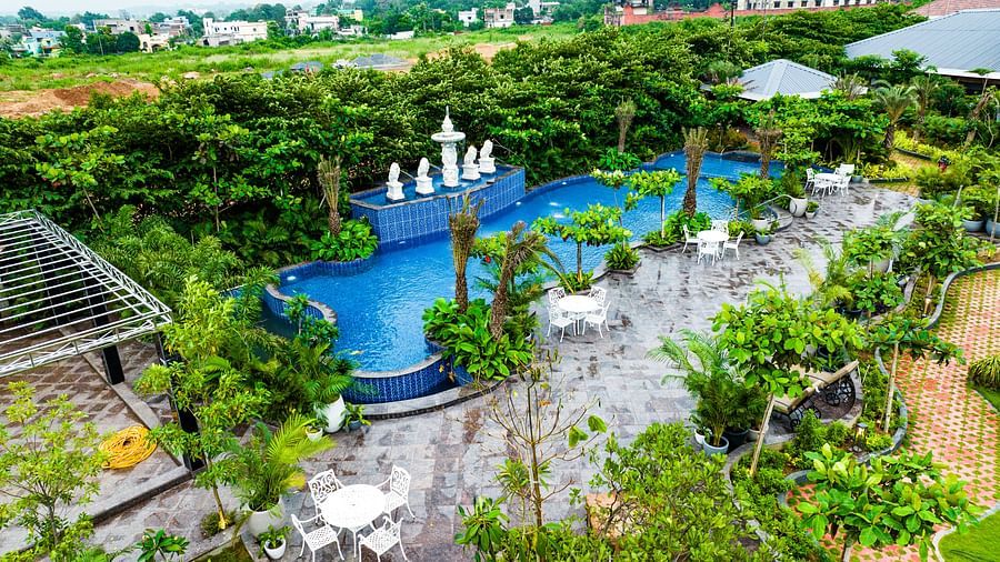 Swimming Pool at Mayfair Oasis Resort & Convention, Jharsuguda 7