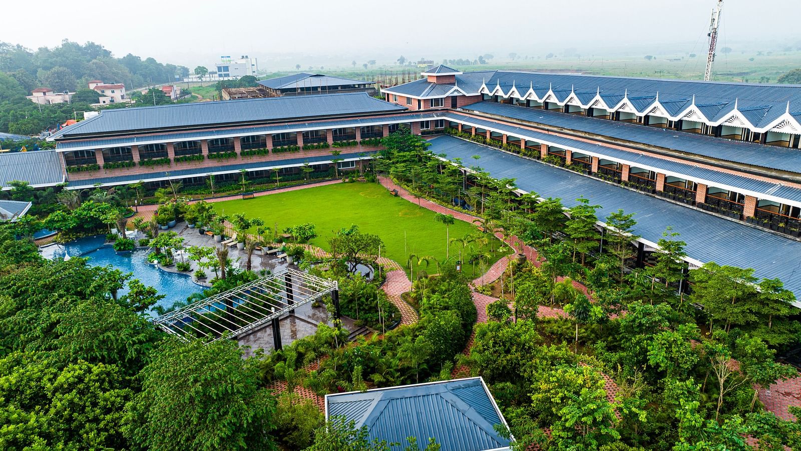 Hotel Facade -  Mayfair Oasis Resort & Convention
