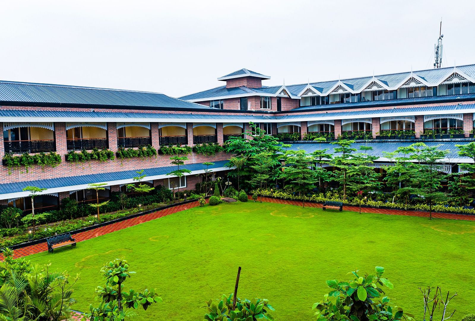 Hotel Facade -  Mayfair Oasis Resort & Convention