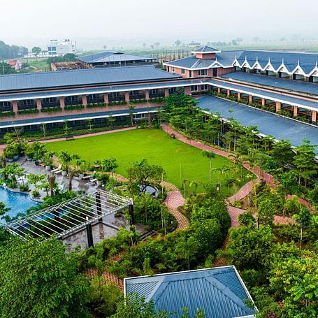 Hotel Facade -  Mayfair Oasis Resort & Convention