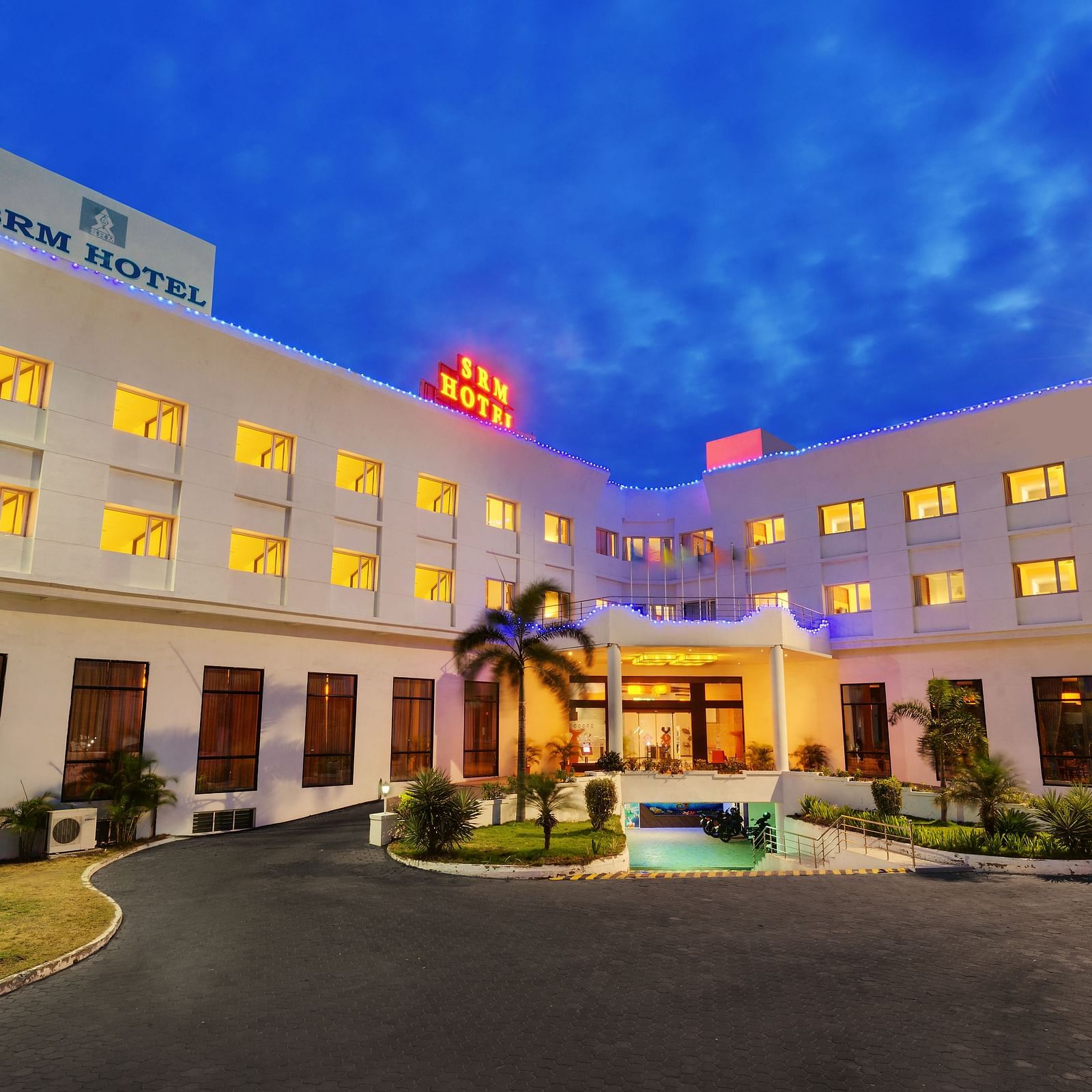 A facade wide shot image of SRM Hotel in Tuticorin, Tuticorin Hotel