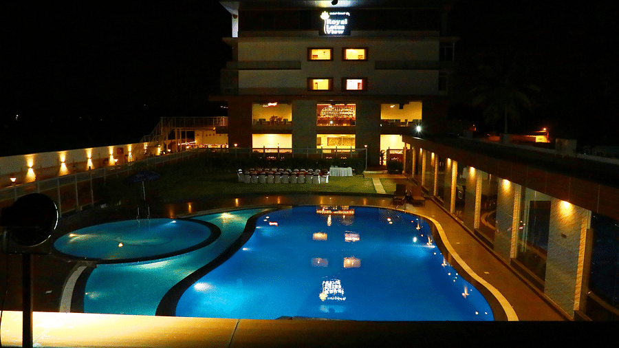 Swimming pool