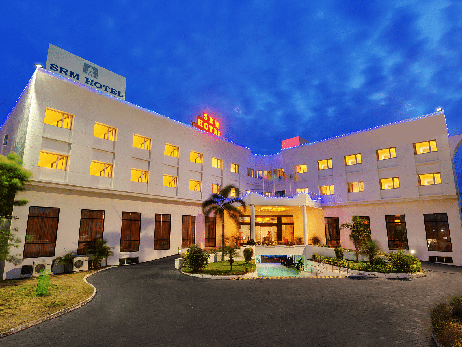 A facade wide shot image of SRM Hotel in Tuticorin, Tuticorin Hotel