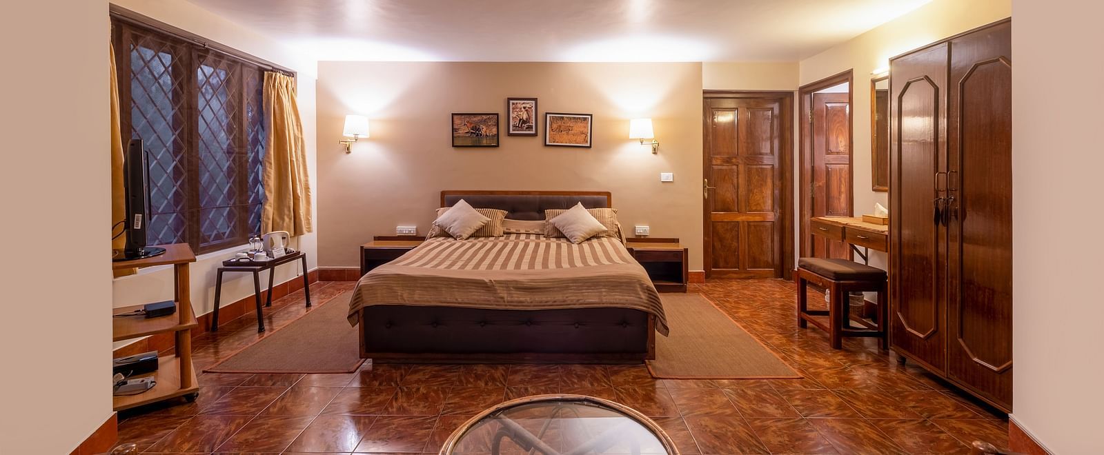 Luxury Suite Bedroom 2