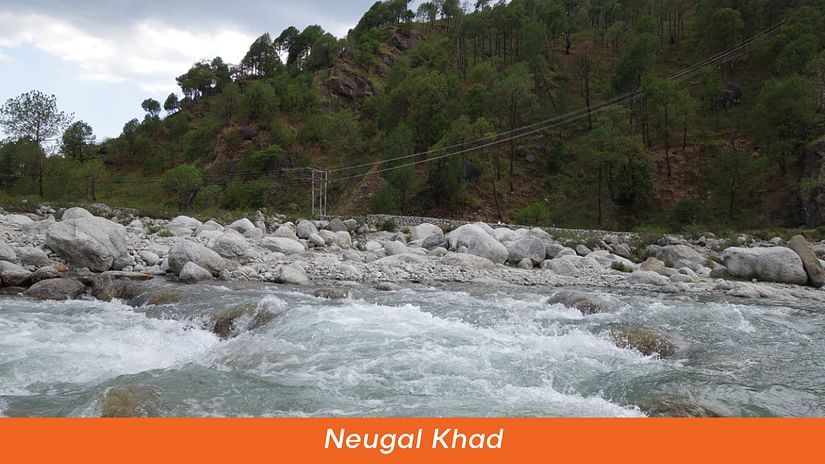 Neugal Khad - Water streaming down the rocks