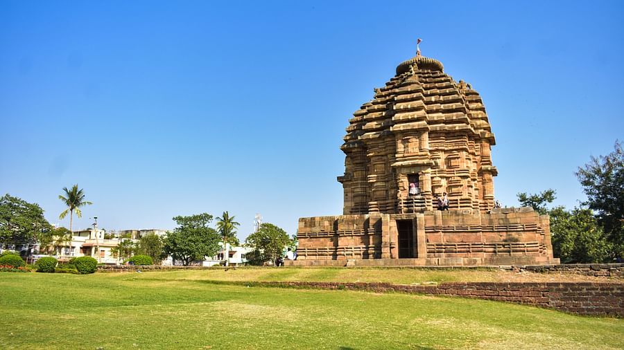 exterior facade of a temple 3