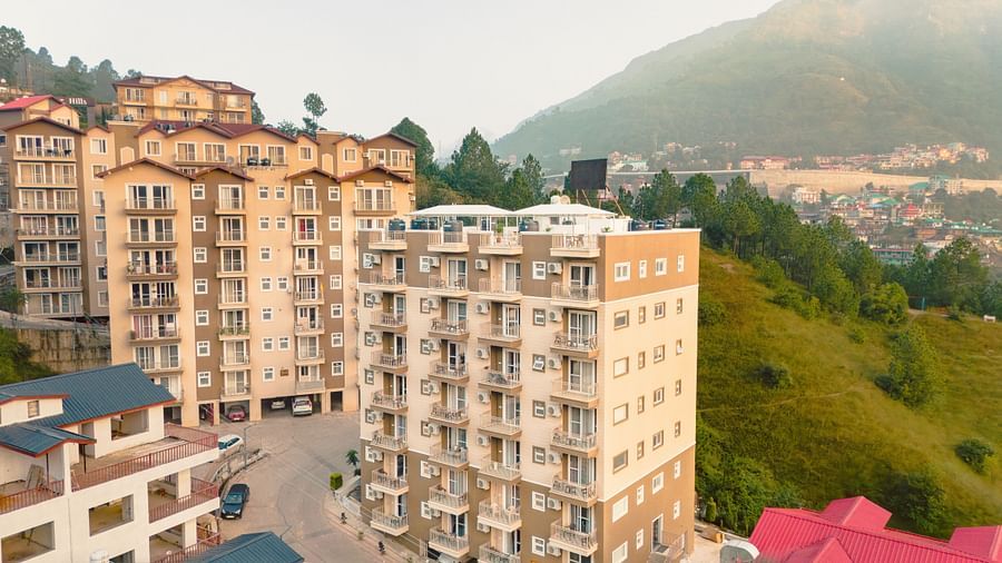Facade view of Montclair Ananta, Elite during the day.