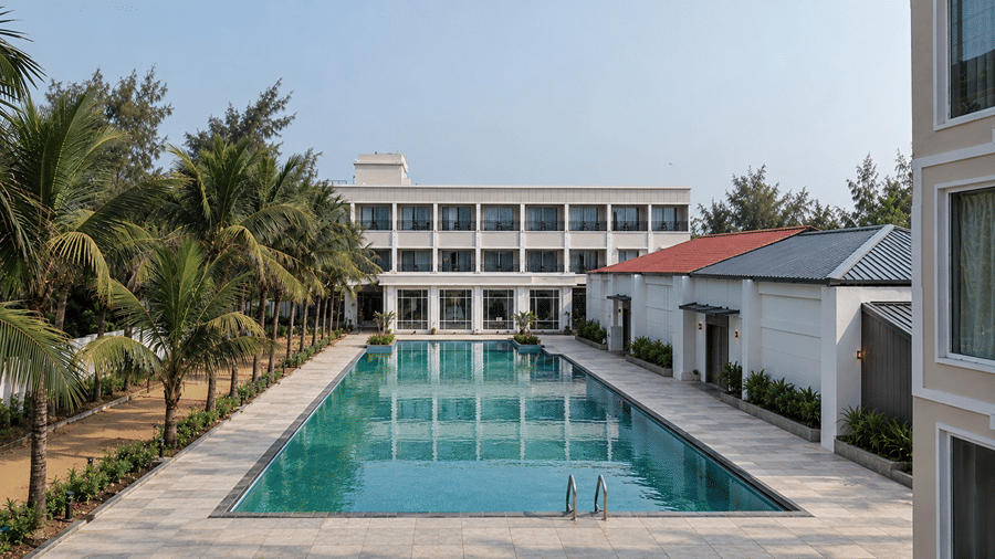 SWIMMING POOL AREA 2