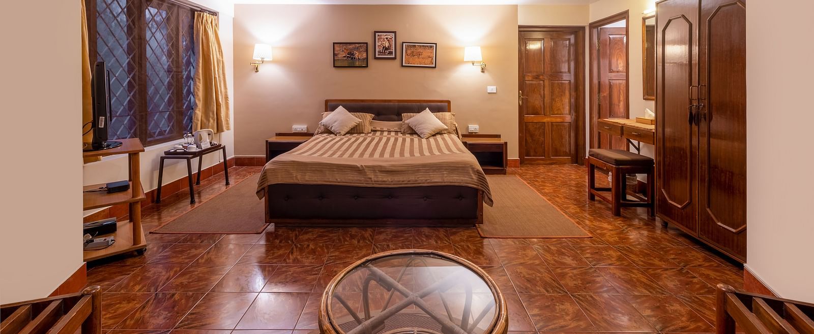 Luxury Suite Bedroom 2