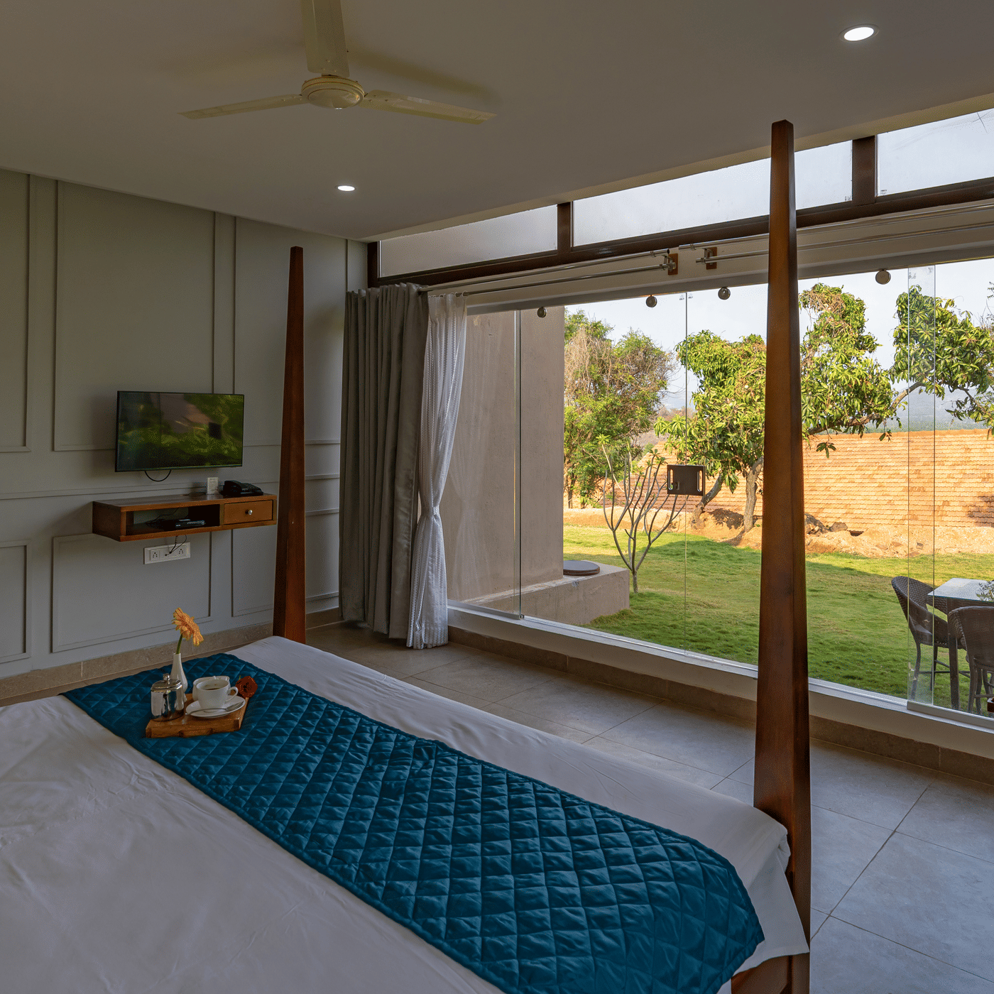 Heliconia with Jacuzzi Suite