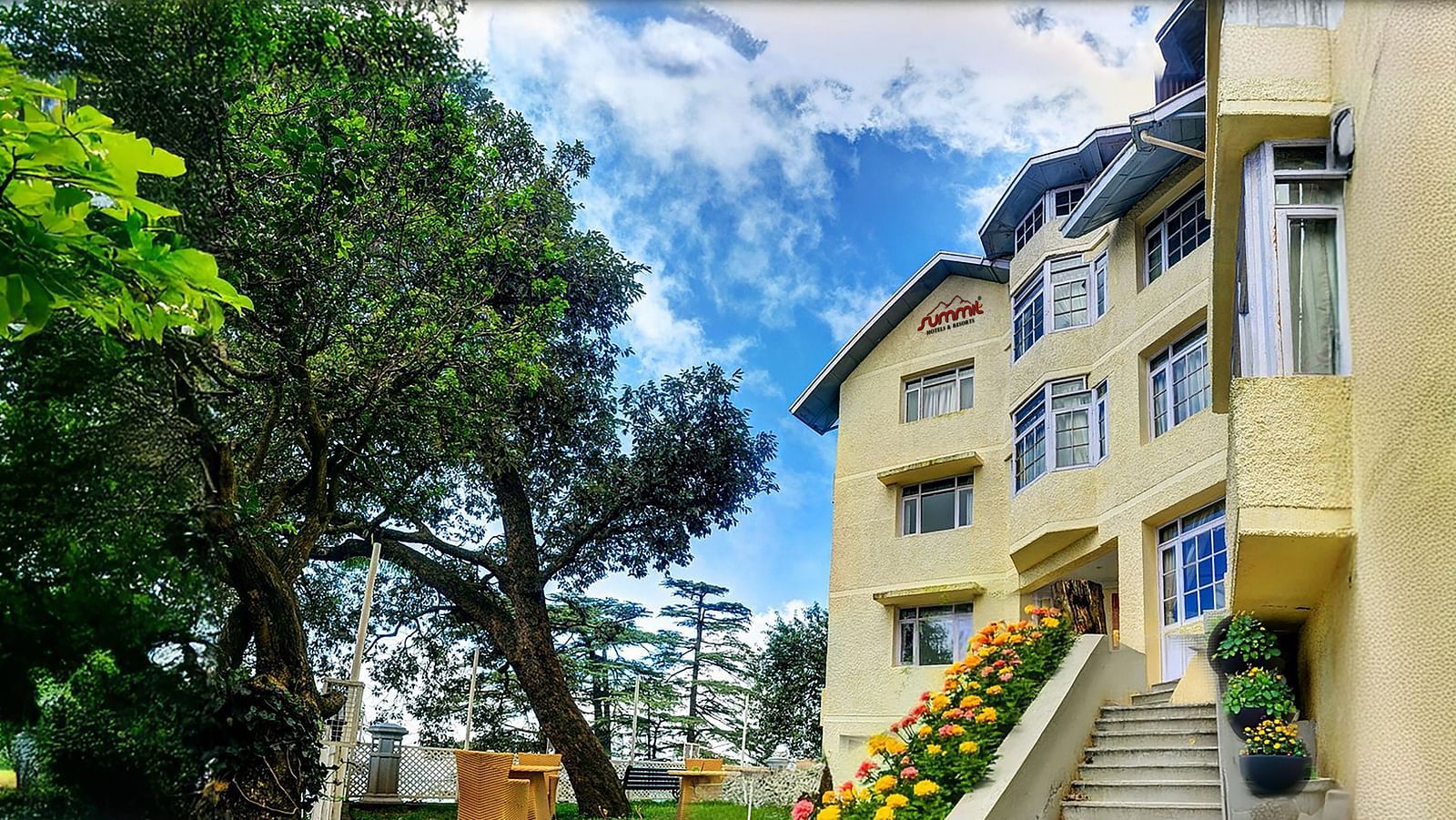 Summit Le Royale