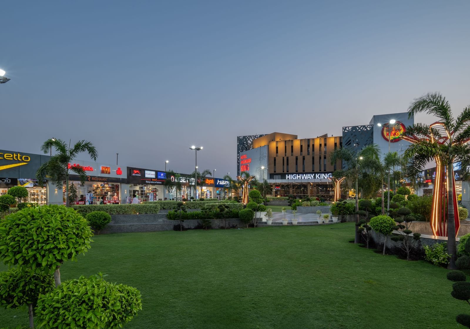 Huge lawn area in front of Hotel Highway King, Bilaspur.