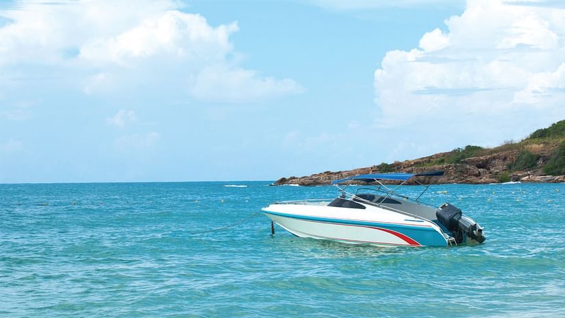 Speed boat