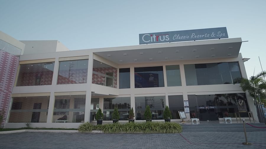 Facade of the two-stoery Citrus Classic Resorts and Spa Mahabalipuram ECR during daytime 