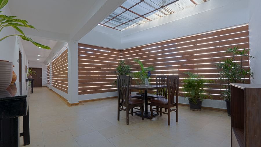 Lobby area featuring furniture in the daylight - Magnus Aerith Studio, Kharadi