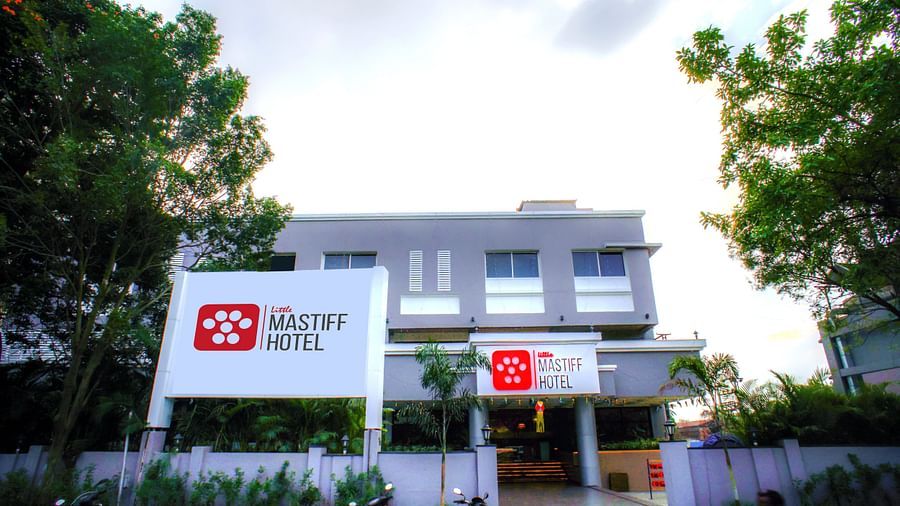 Facade of Mastiff Hotel, Hinjawadi, Pune