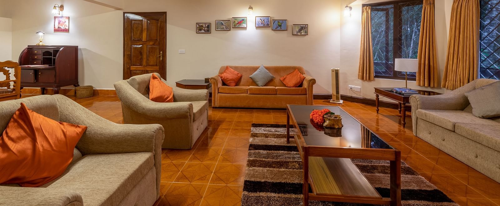 Luxury Suite Lounge Area 2