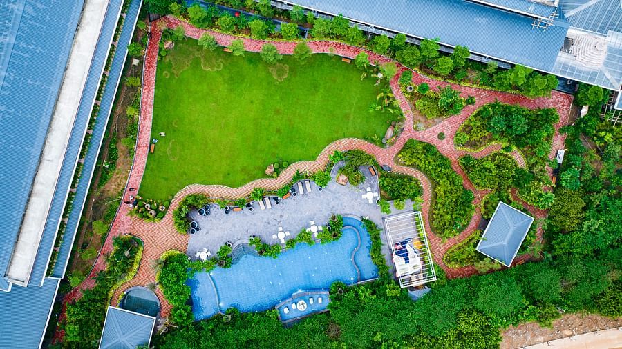 Swimming Pool at Mayfair Oasis Resort & Convention, Jharsuguda 9
