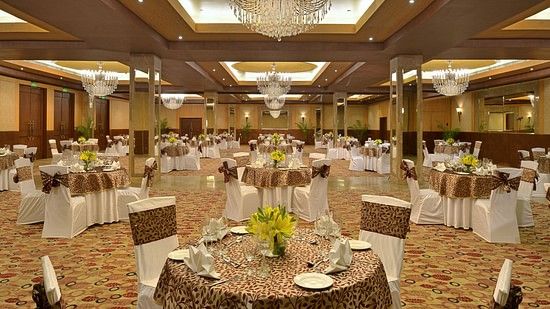 10-Banquet-Round-Table-CC2F-SH